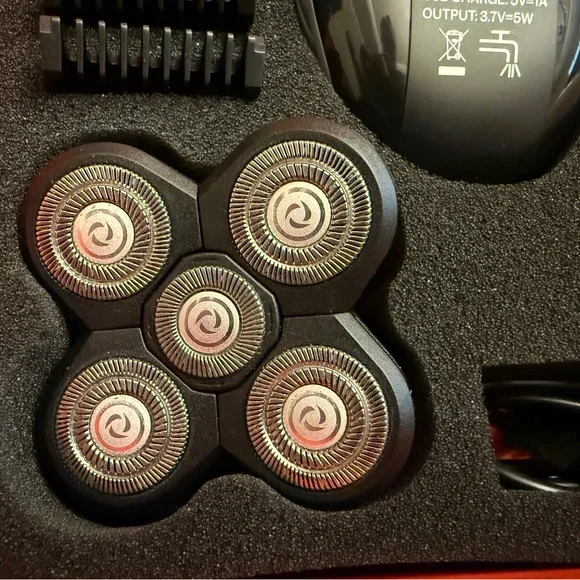 freebird Flex Series Shaving Kit - Electric Rotary Men’s Shaver New - Picture 9 of 10